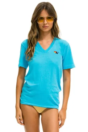 BASIC VNECK - NEON BLUE